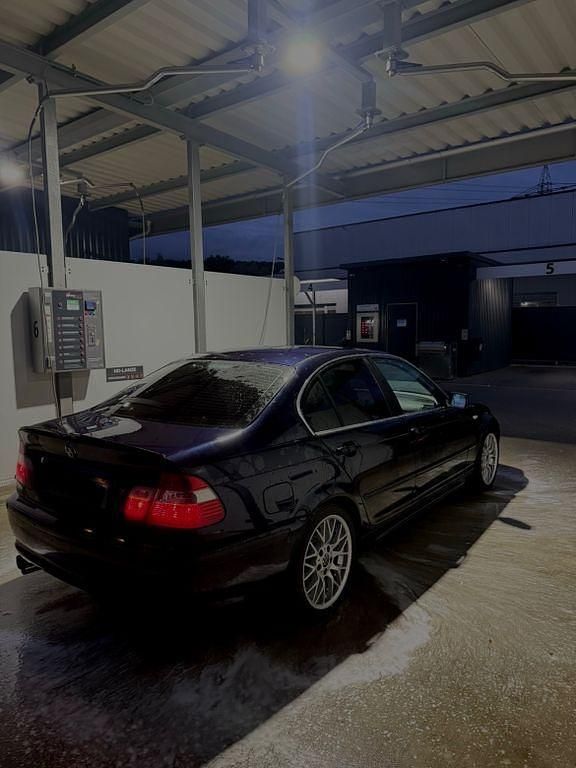 Gebraucht BMW 325 192 PS (141 kW) 2002 Blau Limousine