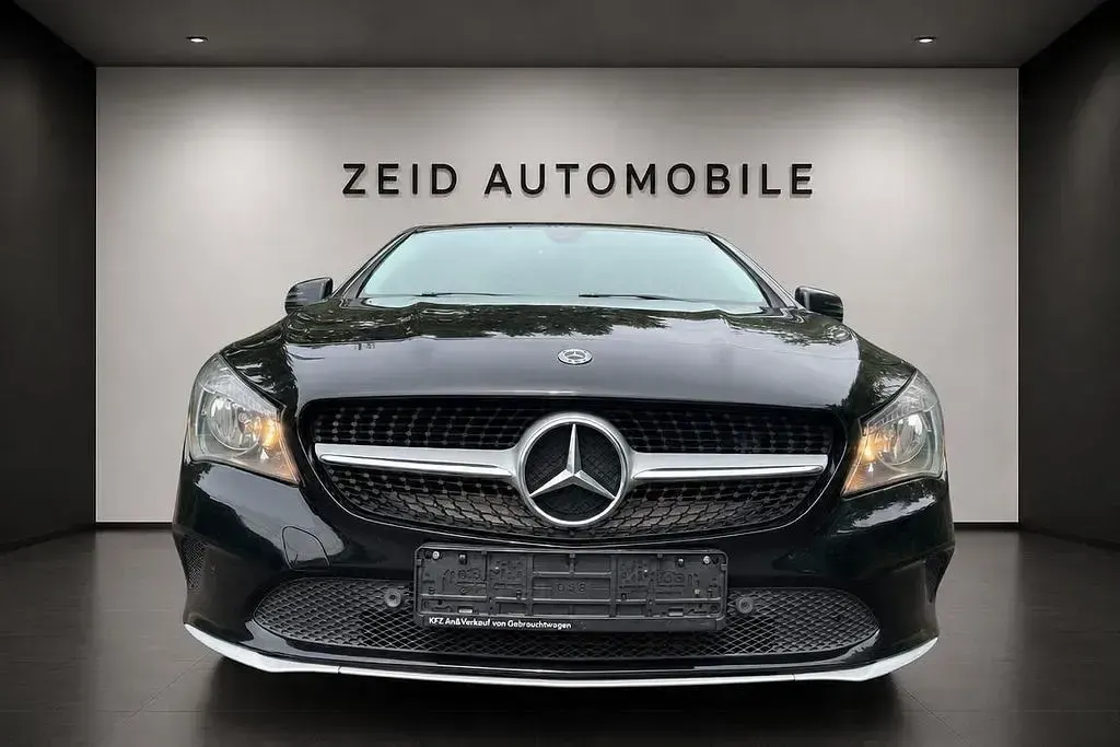 Gebraucht Mercedes CLA220 Shooting Brake 177 PS (130 kW) 2017 Schwarz Kombi