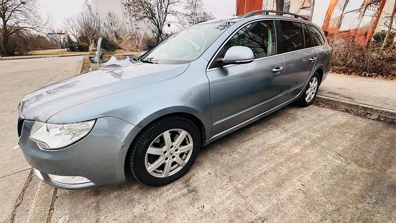 Gebraucht Skoda Superb 170 PS (125 kW) 2013 Andere farben Kombi