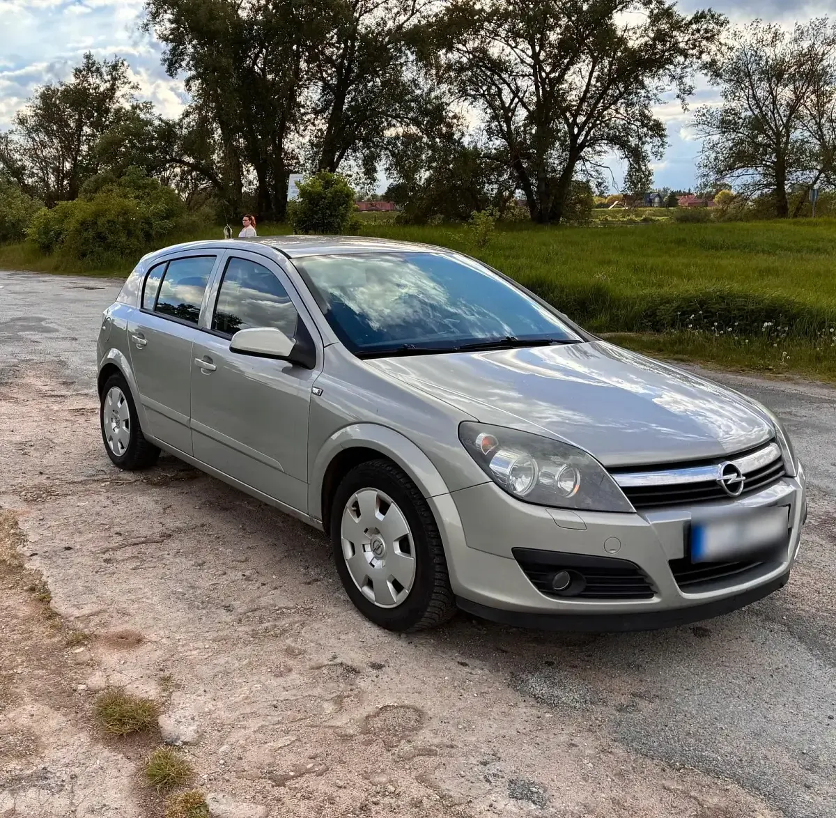 Używany Opel Astra 105 KM (77 kW) 2006 Szary Hatchback