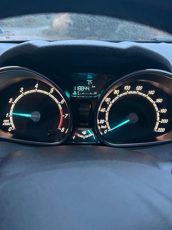 Gebraucht Ford Fiesta SYNC Edition 80 PS (58 kW) 2016 Schwarz Limousine