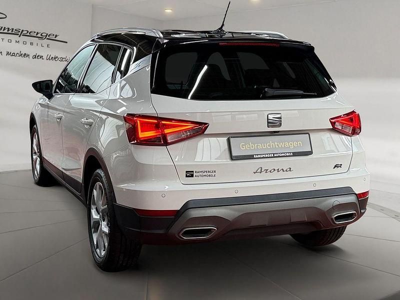 Gebraucht Seat Arona FR 110 PS (80 kW) 2023 Weiß (weiß / midnight schwarz metallic) SUV