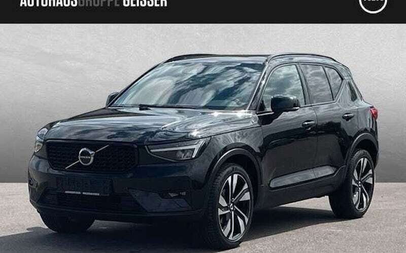 Schwarz Gebraucht 2023 Volvo XC40 Core SUV | 34.890 € (Etwas zu teuer) - Bild 1/4