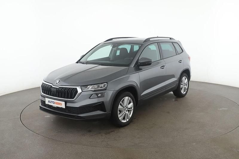 Grau Gebraucht 2024 Skoda Karoq Selection SUV | 29.210 € (Superpreis) - Bild 1/3