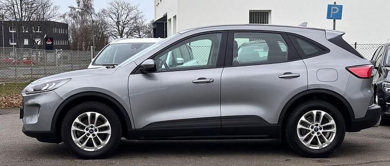 Gebraucht Ford Kuga 120 PS (88 kW) 2020 Silber SUV