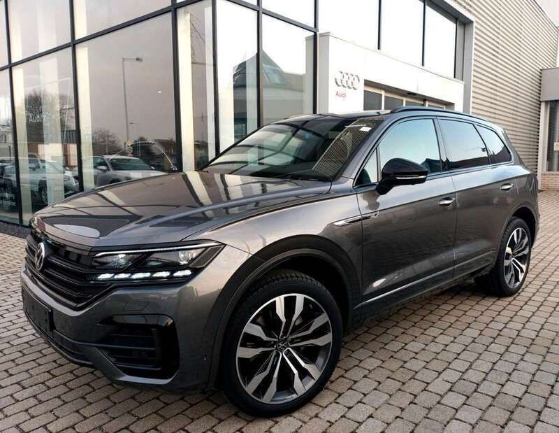 Grau Gebraucht 2023 VW Touareg R-line SUV | 79.968 € (Teuer) - Bild 1/4