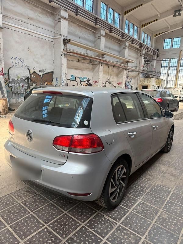 Gebraucht VW Golf VI 122 PS (89 kW) 2010 Silber Kleinwagen