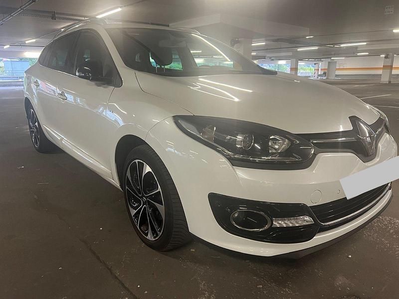 Weiß Gebraucht 2016 Renault Mégane GrandTour Bose Edition Kombi | 5.900 € (Fairer Preis) - Bild 1/4