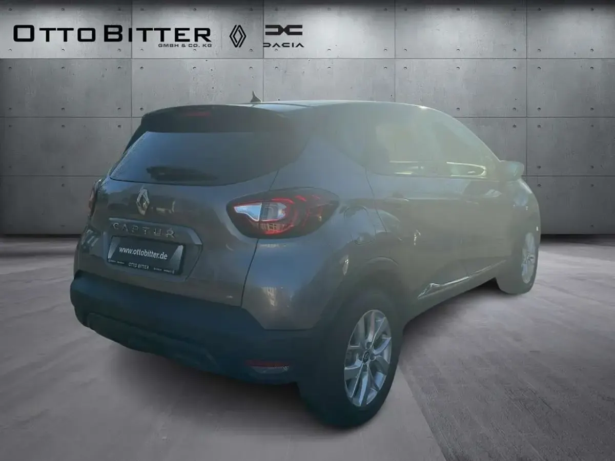 Gebraucht Renault Captur LIMITED 90 PS (66 kW) 2018 Stahlgrau / dach blackpearl SUV