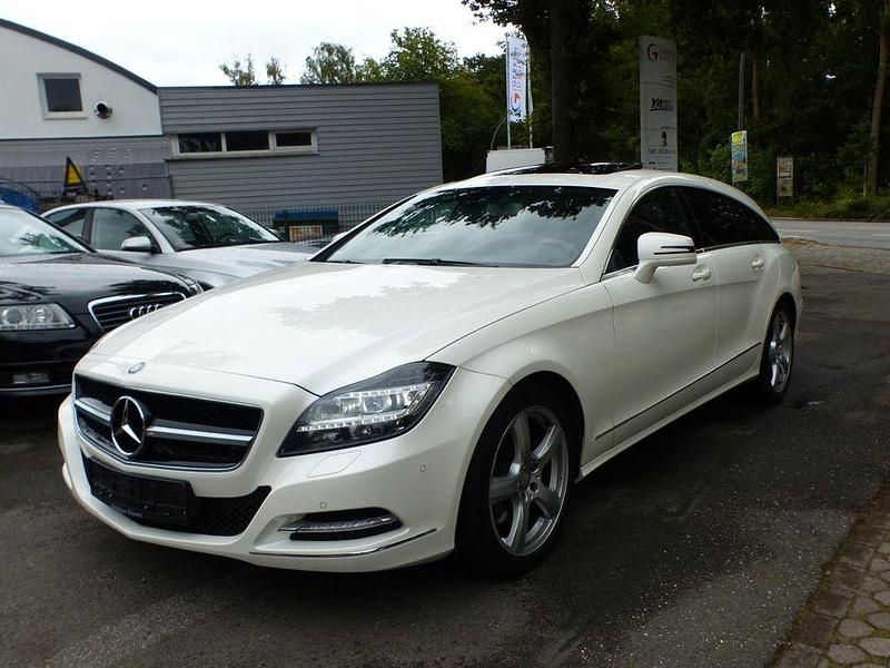 Weiß Gebraucht 2014 Mercedes CLS250 Shooting Brake Kombi | 13.999 € (Superpreis) - Bild 1/4