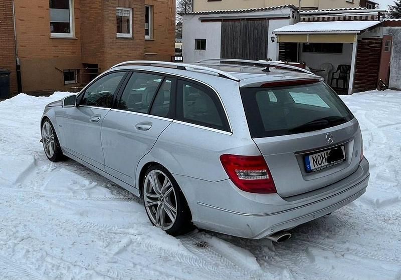 Silber Gebraucht 2011 Mercedes C220 Avantgarde Kombi | 6.500 € (Fairer Preis) - Bild 1/4