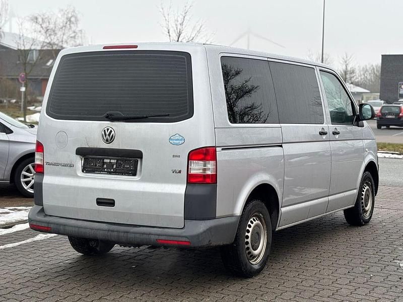Gebraucht VW Caravelle 140 PS (102 kW) 2013 Silber Van / Kleinbus
