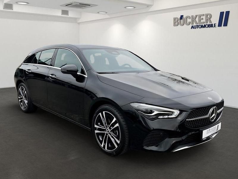 Gebraucht Mercedes CLA200 Shooting Brake Advanced 163 PS (119 kW) 2024 Black metallic Kombi