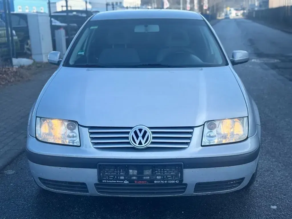 Occasion VW Bora Basis 101 ch (74 kW) 2000 Argent Berline