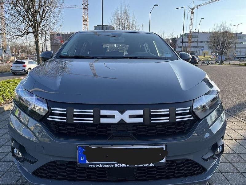 Gebraucht Dacia Sandero Expression 91 PS (66 kW) 2024 Grau Limousine