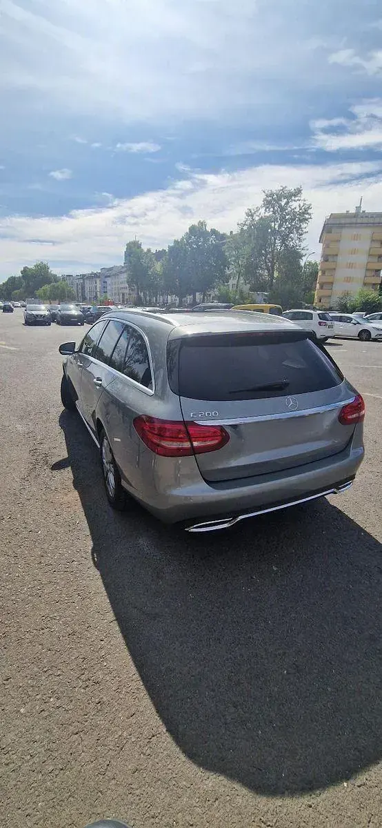 Gebraucht Mercedes C200 184 PS (135 kW) 2014 Grau Limousine