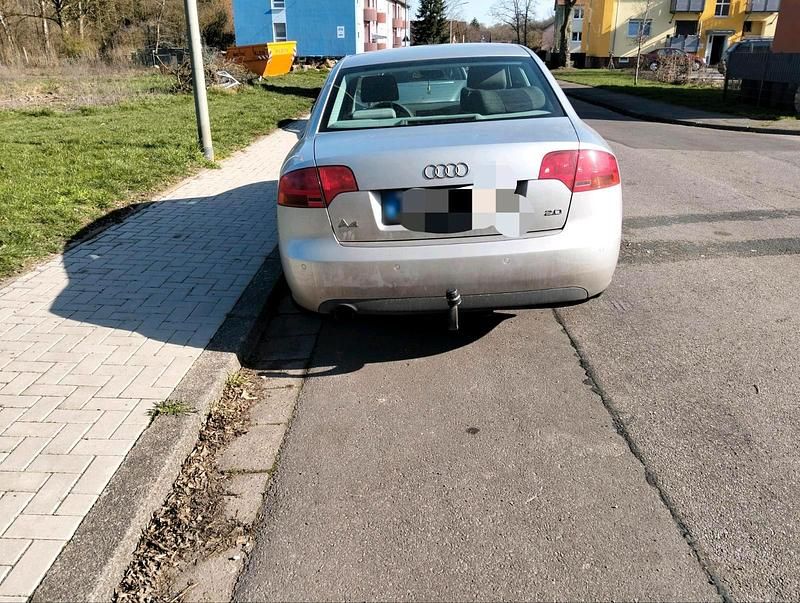 Gebraucht Audi A4 130 PS (95 kW) 2007 Silber Limousine