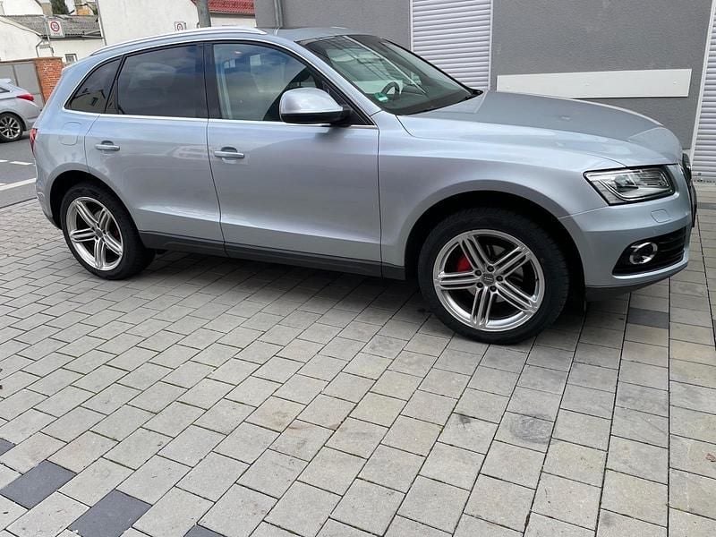 Gebraucht Audi Q5 S-Line 177 PS (130 kW) 2014 Silber SUV