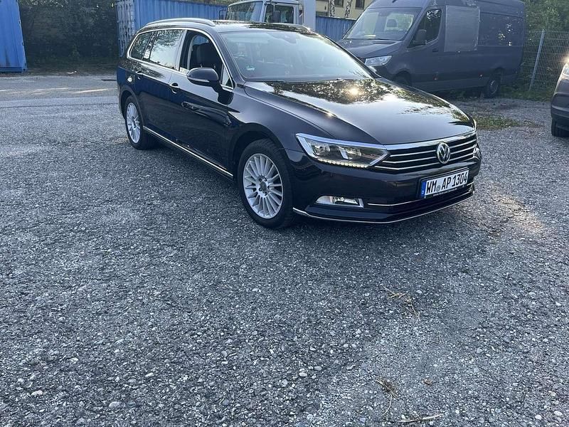 Gebraucht 2016 VW Passat Highline Kombi | 11.600 € (Etwas zu teuer) - Bild 1/4