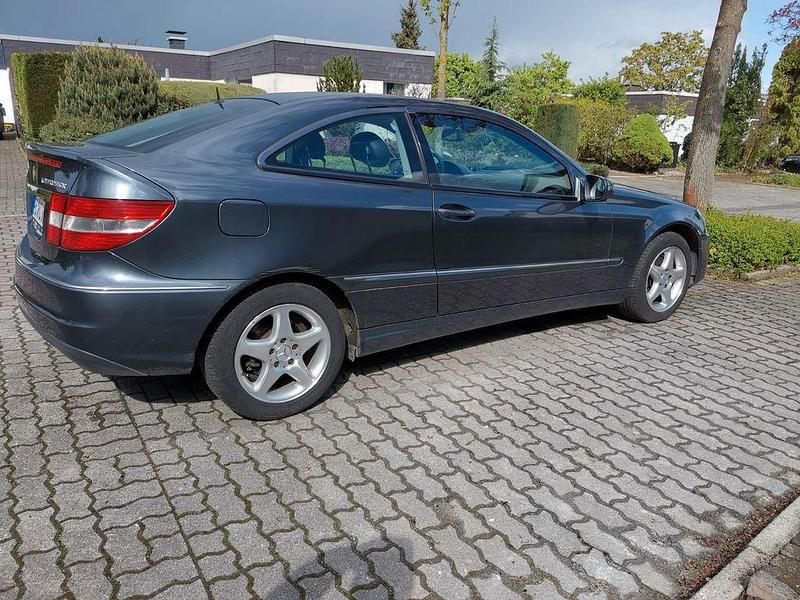 Gebraucht Mercedes CLC180 143 PS (105 kW) 2008 Grau Kleinwagen