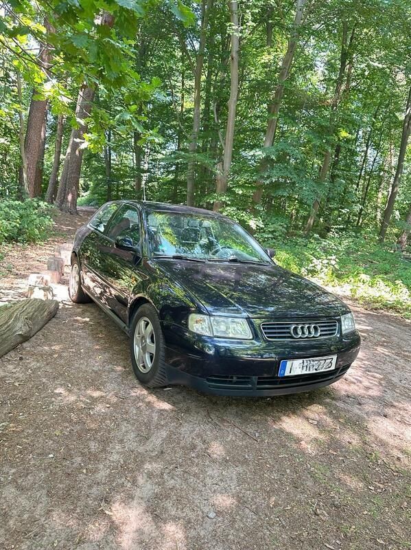 Blau Gebraucht 2000 Audi A3 Basis Kleinwagen | 2.500 € (Etwas zu teuer) - Bild 1/4