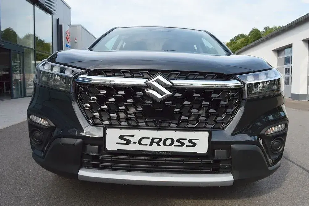Neu Suzuki SX4 S-Cross 129 PS (94 kW) 2026 Schwarz SUV