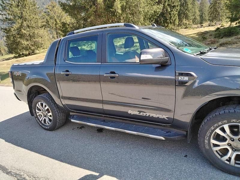 Używany Ford Ranger Wildtrack 200 KM (147 kW) 2017 Niebieski Pickup
