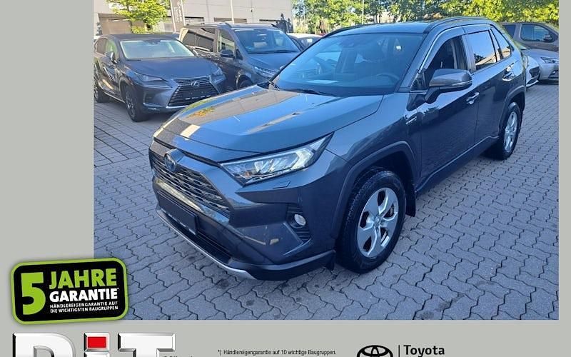 Marlingrau metallic Gebraucht 2021 Toyota RAV4 Hybrid Team SUV | 26.990 € (Fairer Preis) - Bild 1/4