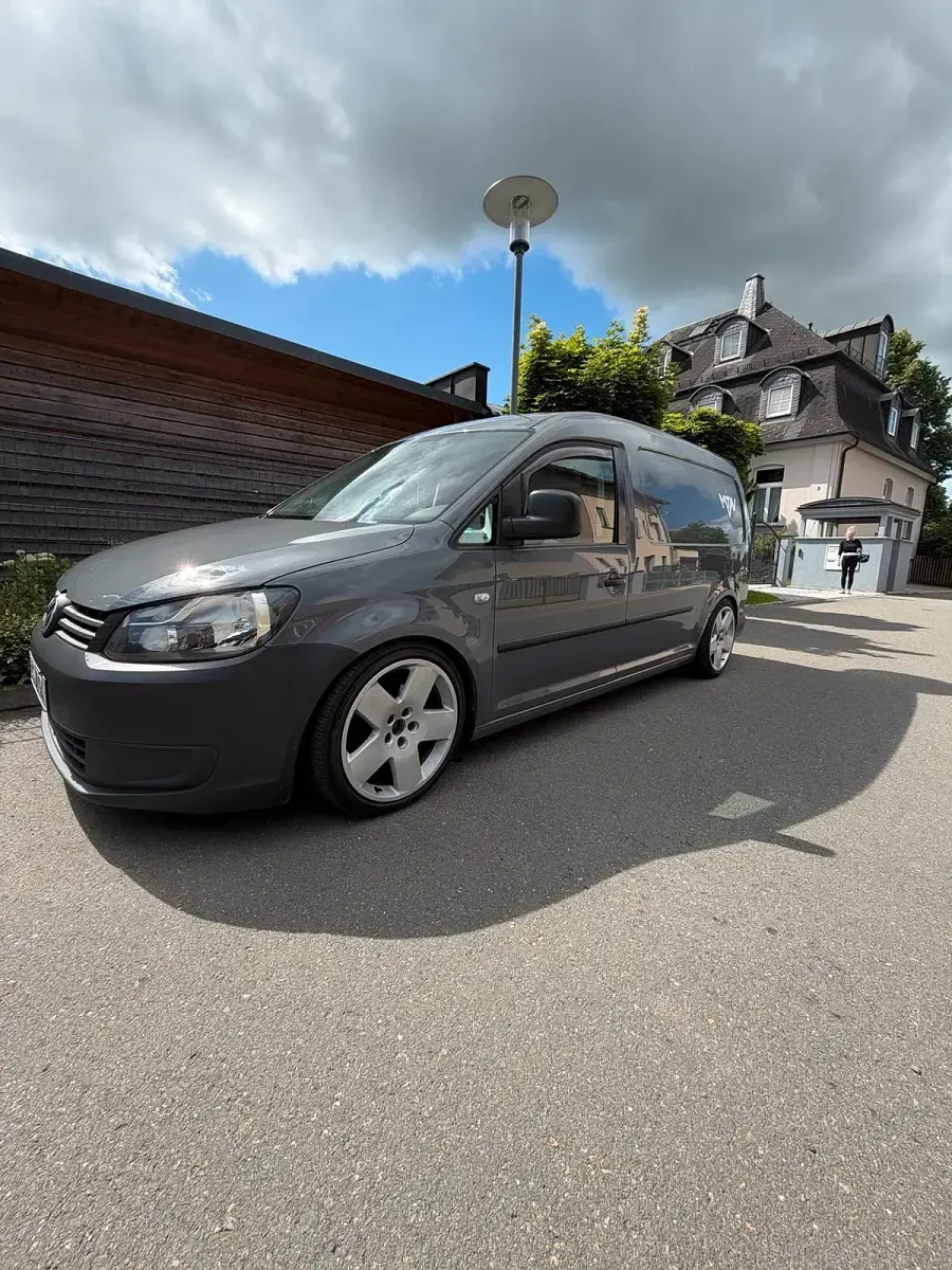 Gebraucht VW Caddy 101 PS (74 kW) 2011 Grau Van / Kleinbus