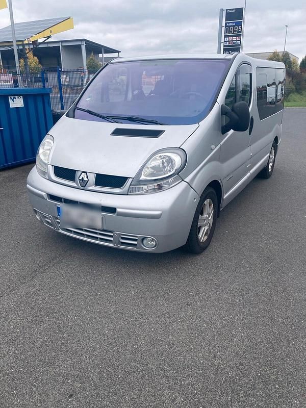 Gebraucht Renault Trafic 145 PS (106 kW) 2006 Silber Van / Kleinbus