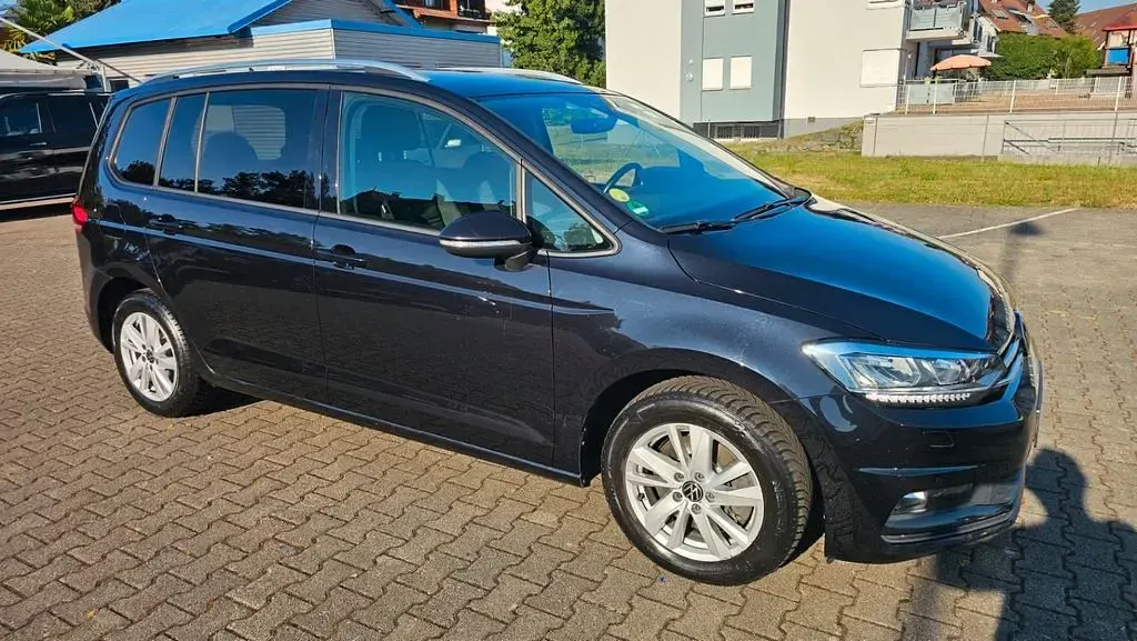 Gebraucht VW Touran Comfortline 150 PS (110 kW) 2020 Schwarz Van / Kleinbus
