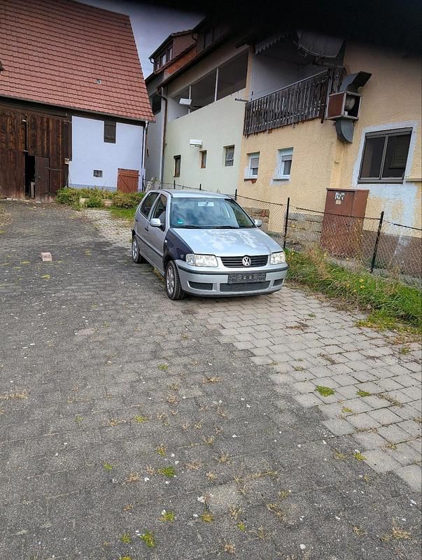 Silber Gebraucht 2000 VW Polo Limousine | 850 € (Fairer Preis) - Bild 1/4