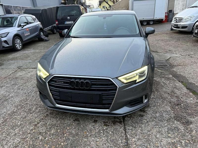 Gebraucht Audi A3 Sport 150 PS (110 kW) 2017 Monsungrau Limousine