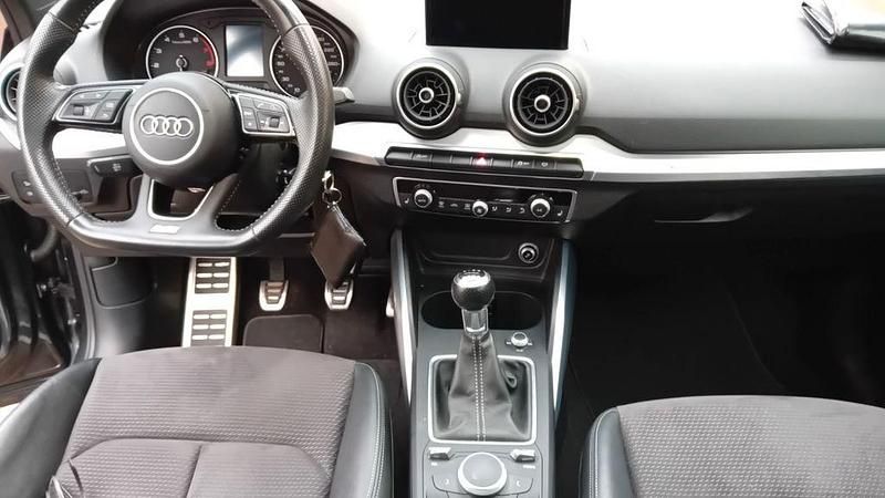 Gebraucht Audi Q2 Sport 150 PS (110 kW) 2017 Grau SUV