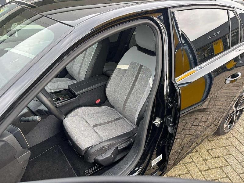 Gebraucht Opel Astra Elegance 181 PS (133 kW) 2022 Schwarz Limousine