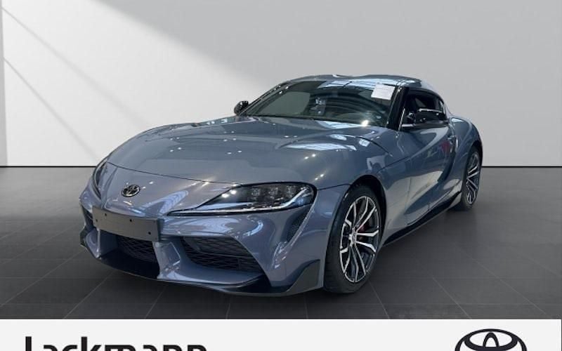 Grau Gebraucht 2024 Toyota Supra Coupé | 54.929 € (Guter Preis) - Bild 1/4
