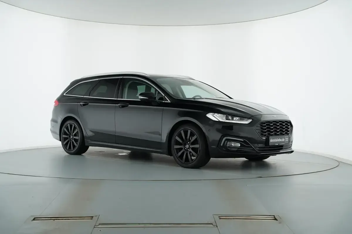 Gebraucht Ford Mondeo Titanium 190 PS (139 kW) 2019 Iridiumschwarz metallic Kombi