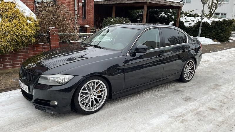 Gebraucht BMW 330 Performance 245 PS (180 kW) 2011 Schwarz Limousine