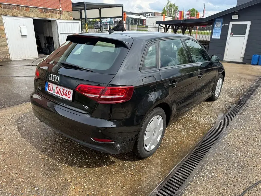 Second-hand Audi A3 Basis 116 CP (85 kW) 2019 Negru Berlinǎ
