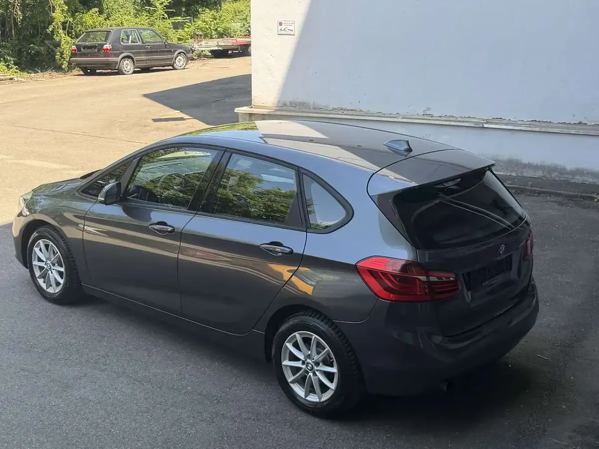 Gebraucht BMW 218 136 PS (100 kW) 2015 Mineralgrau metallic Van / Kleinbus