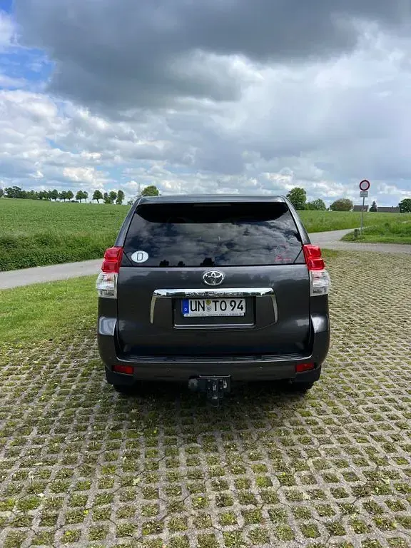 Gebraucht Toyota Land Cruiser Executive 190 PS (139 kW) 2011 Grau SUV