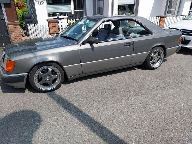 Gebraucht Mercedes 300 185 PS (136 kW) 1990 Beige Coupé