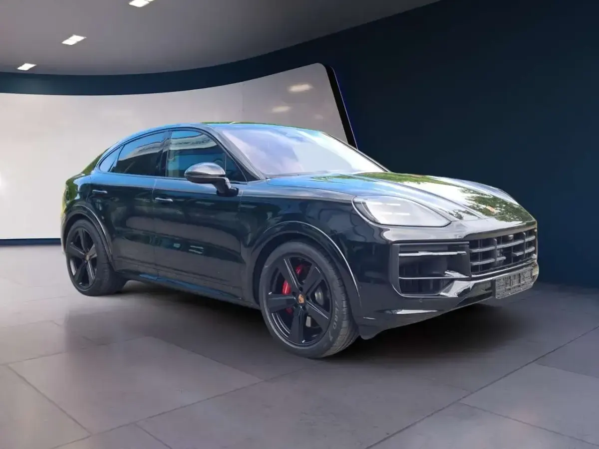 Gebraucht Porsche Cayenne GTS 500 PS (367 kW) 2026 Chromitschwarz metallic SUV
