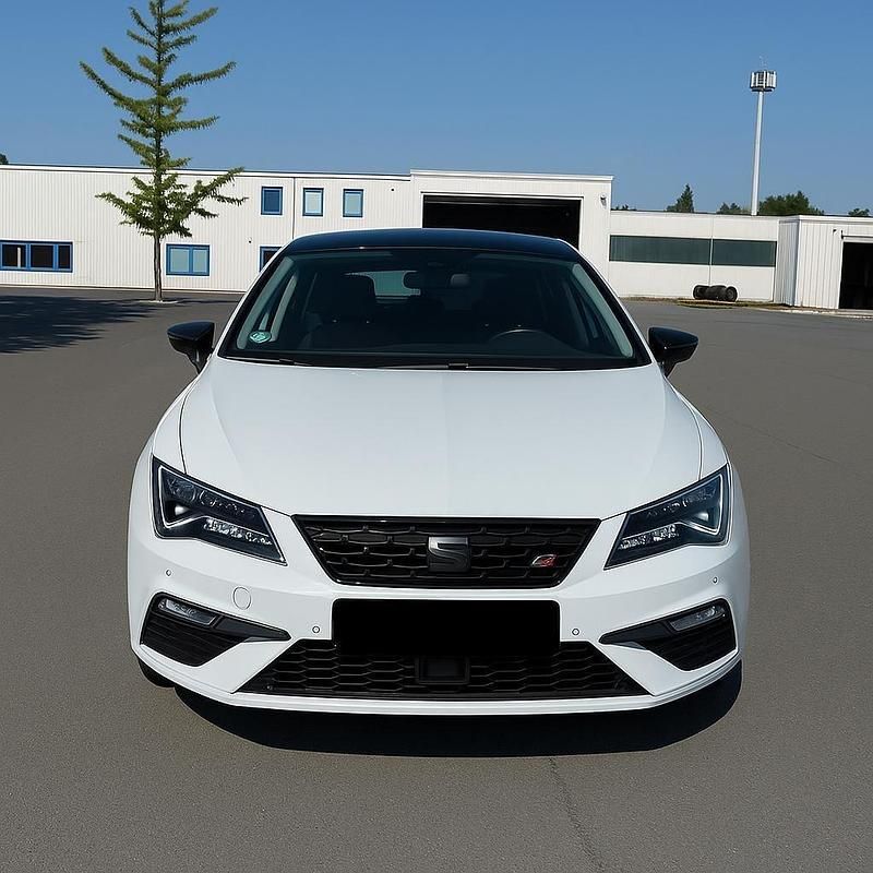 Weiß Gebraucht 2020 Seat Leon FR Kleinwagen | 17.600 € (Guter Preis) - Bild 1/4