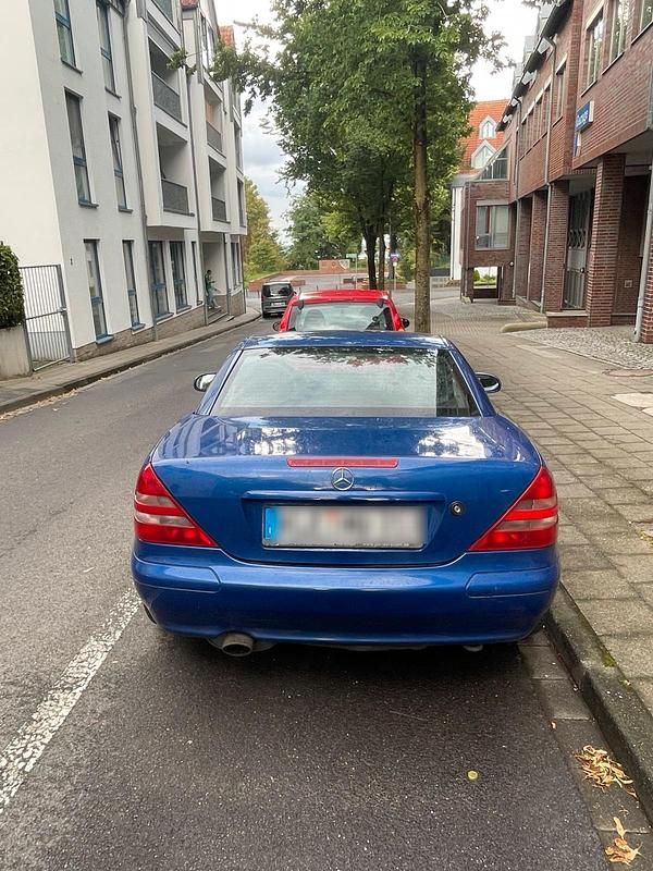 Blau Gebraucht 1998 Mercedes SLK230 Cabrio | 2.400 € (Superpreis) - Bild 1/4