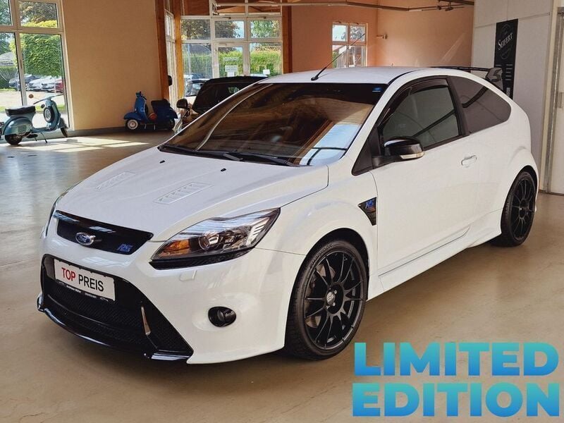 Frostweiß Gebraucht 2010 Ford Focus RS Coupé | 27.990 € - Bild 1/4