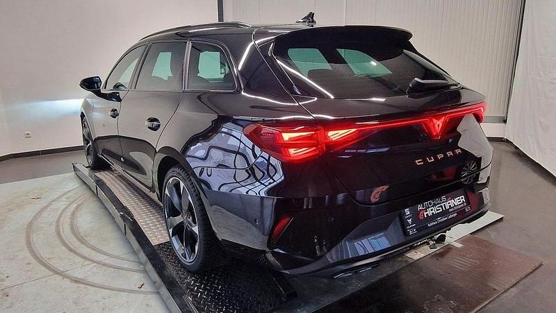 Usata Cupra Leon 150 CV (110 kW) 2025 Nero Berlina