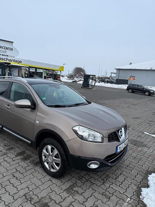 Gold Gebraucht 2011 Nissan Qashqai SUV | 7.000 € (Fairer Preis) - Bild 1/4