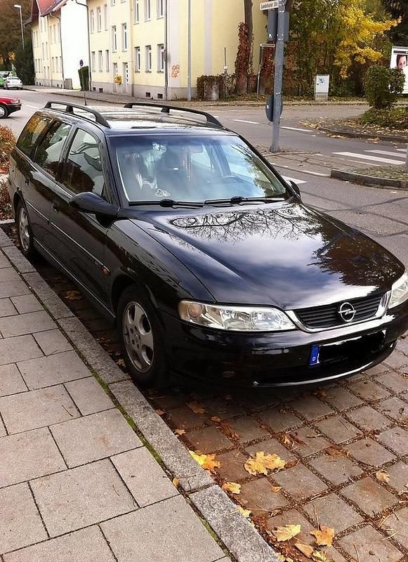 Gebraucht Opel Vectra Edition 101 PS (74 kW) 1999 Schwarz metallic Kombi