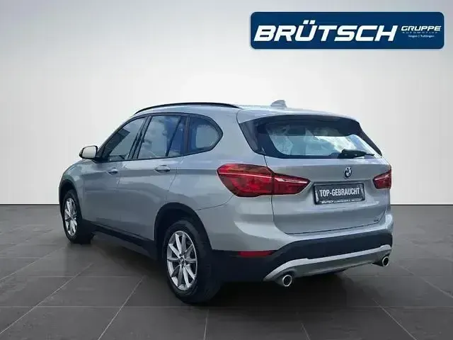 Gebraucht BMW X1 Advantage 192 PS (141 kW) 2020 Glaciersilber metallic SUV
